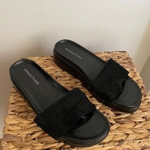 Donald Pliner Fiji sandals
